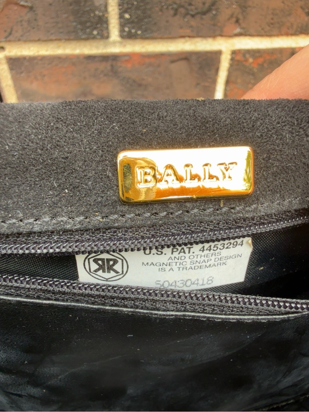 Bally Black Patent Leather Saddle Crossbody Shoulder Bag Gold Hardware - Picture 9 of 15
